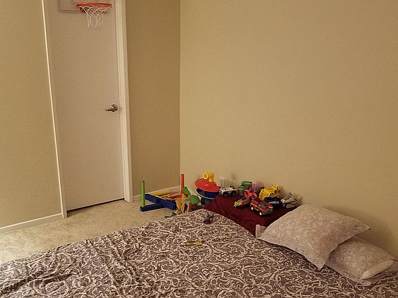 2nd image of 20568 Ventura Blvd APT 211