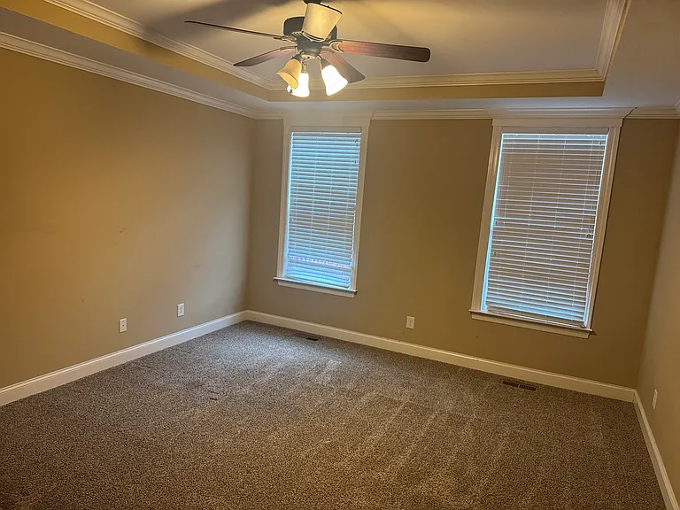 93 Berry Hill Dr — Photo 9