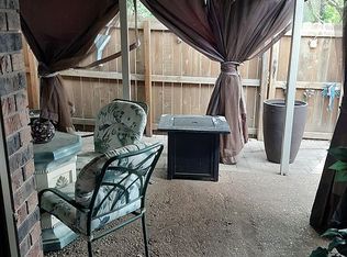 2111 E Regency Pl, Springfield, MO 65804