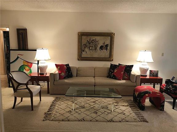 5th image of 3970 Oaks Clubhouse Dr APT 107