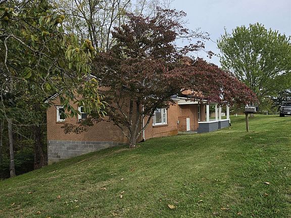 2nd image of 845 Horse Ridge Rd NW