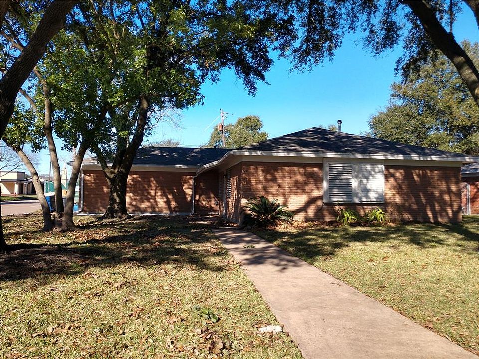 1st image of 2830 7th Ave N