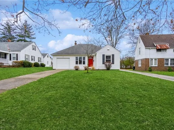 40 Southwick Dr, Bedford, OH 44146
