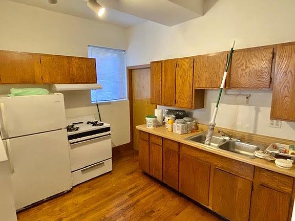 3rd image of 1230 W Winnemac Ave #G