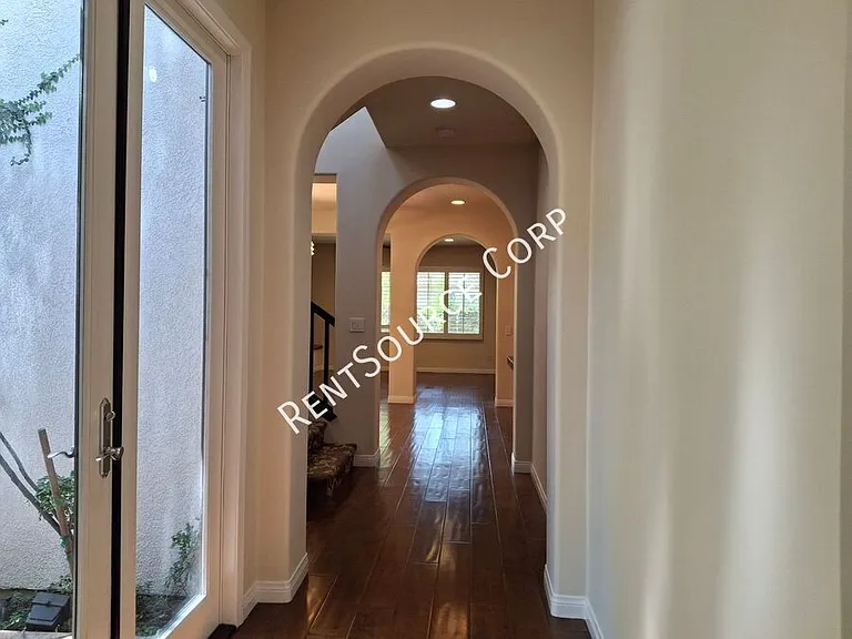 24310 Las Palmas St — Photo 5
