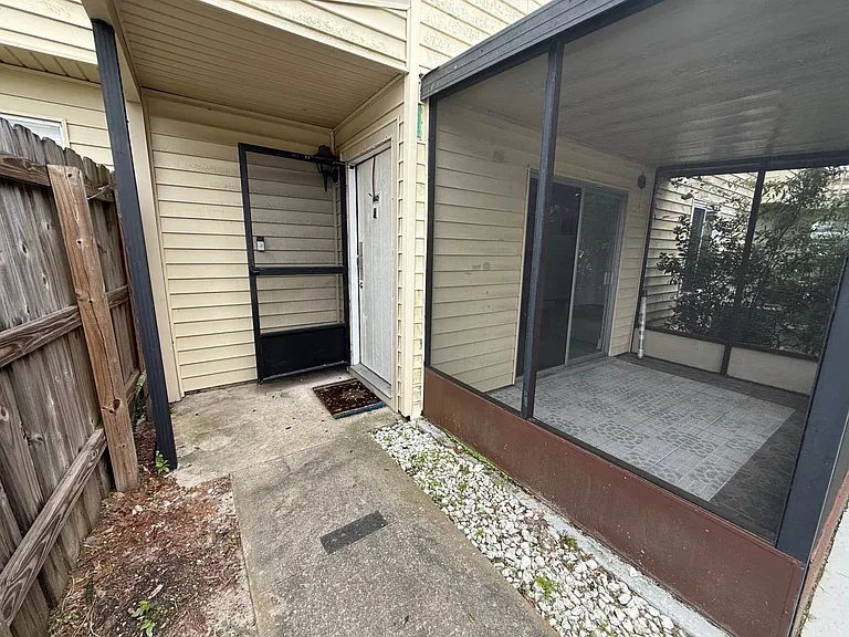1043 Spring Meadow Dr #1043 — Photo 12