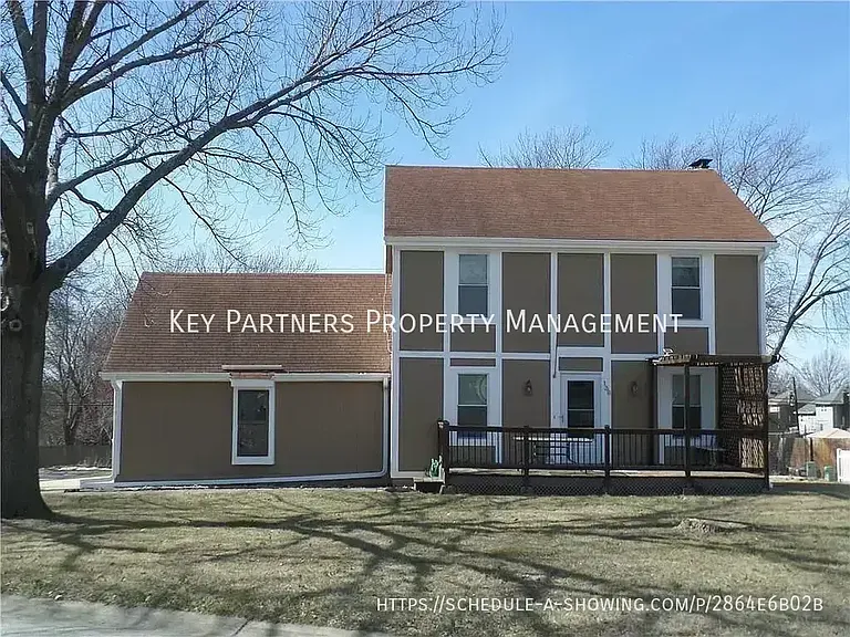 138 E Nelson Cir — Photo 1