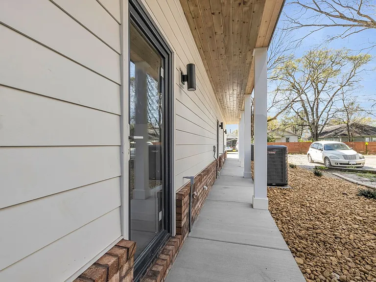 2248 Bailey Ave — Photo 33