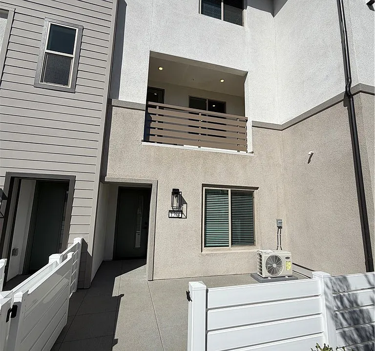 1304 N Pinecrest Paseo