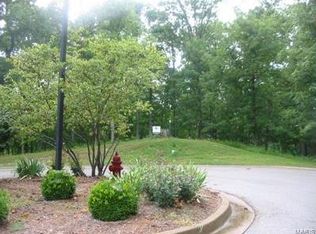 512 Pheasant Run Cir, Saint Albans, MO 63073