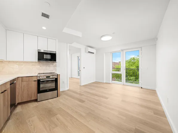 1615 Cedar Street image 1 of 17