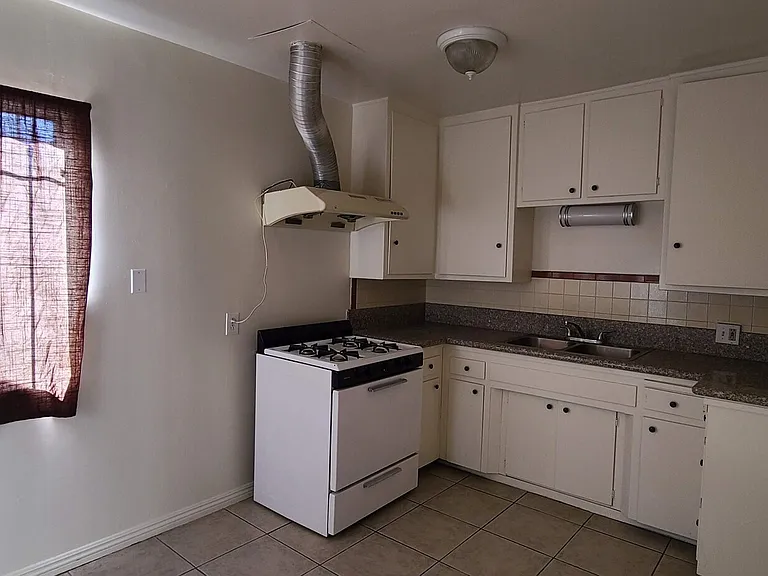 935 Edith Ave #A — Photo 5