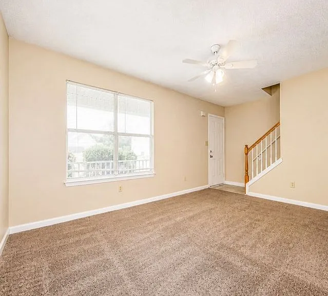 823 Tramore Dr — Photo 15