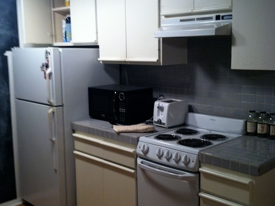 2nd image of 1110 Torrey Pines Rd APT 2