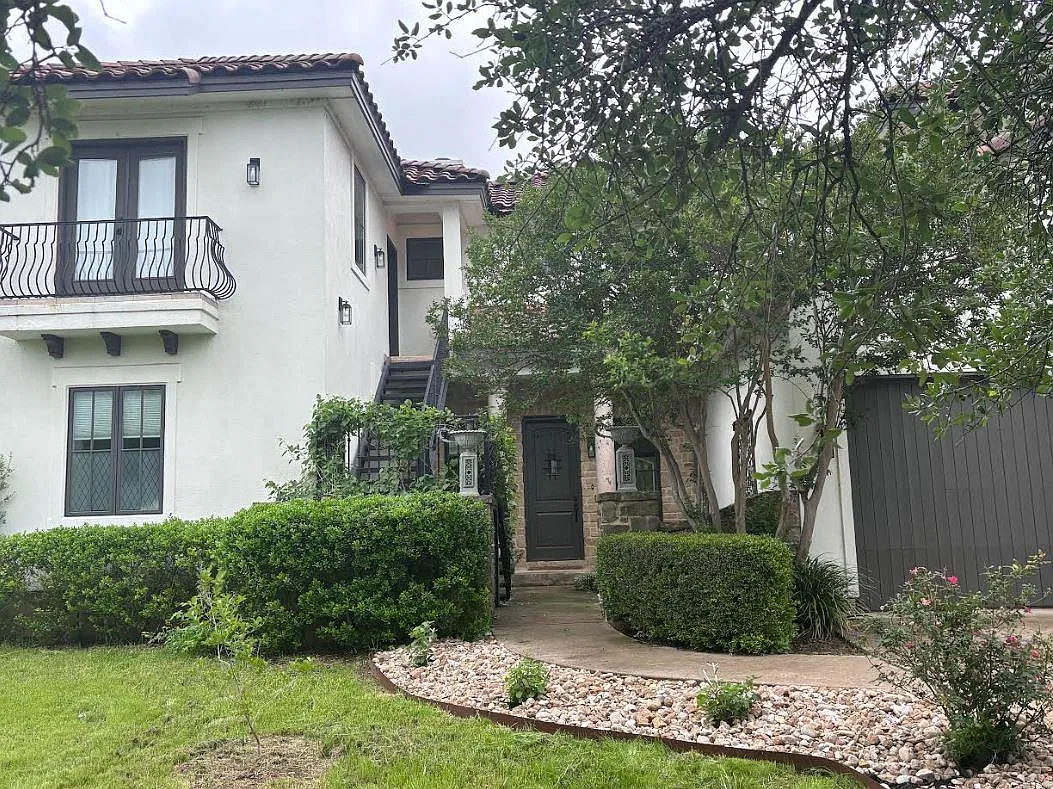 5 bed, 4.5 bath, 3368 sqft, $6,750 — Photo 2