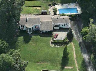 2420 Seneca Valley Rd, Seneca Gardens, KY 40205