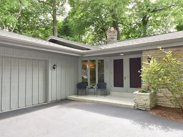 N98W5781 Oxford DRIVE, Cedarburg, WI 53012