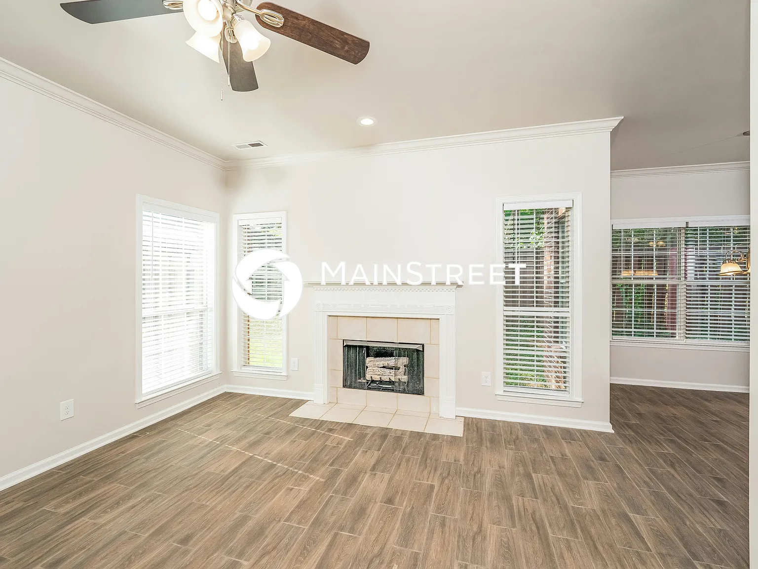 291 Springdale Dr — Photo 3