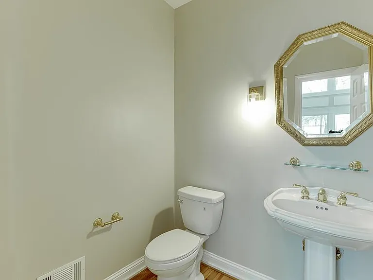 9345 Riverclub Pkwy — Photo 27