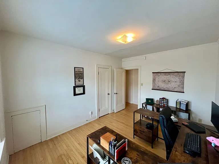 4460 N Oakland Ave — Photo 19