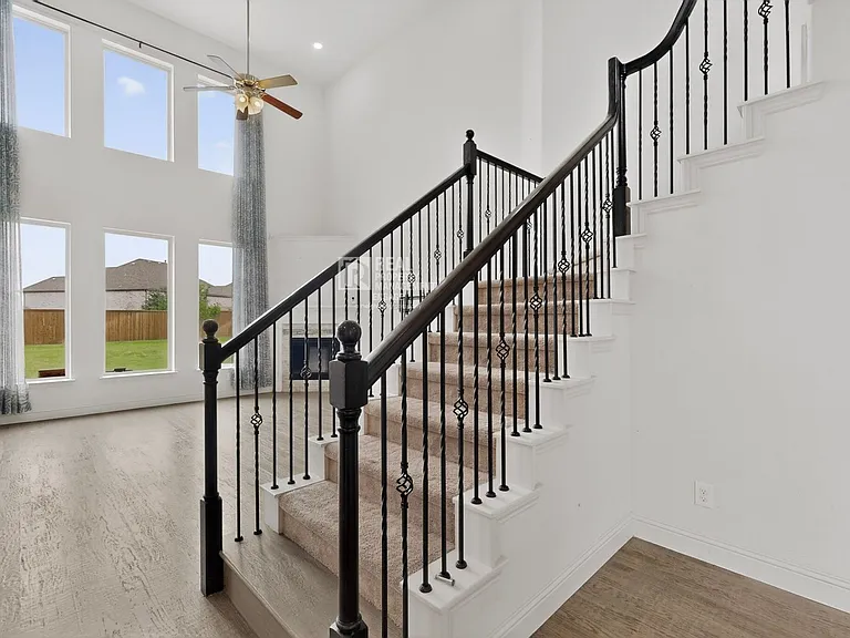 151 Darian Dr — Photo 18