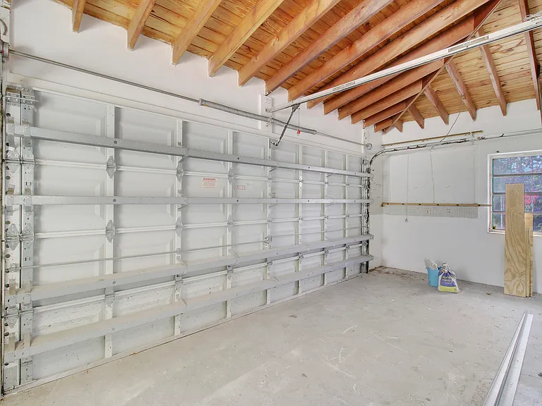 1231 SW 32nd St — Photo 30