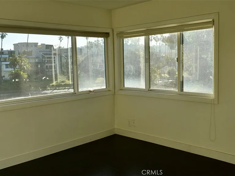 6400 Pacific Ave #311 — Photo 38
