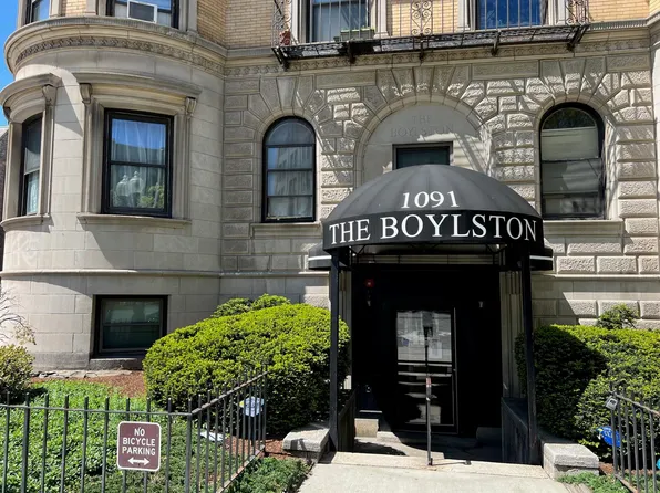 1091 Boylston St, Boston, MA
