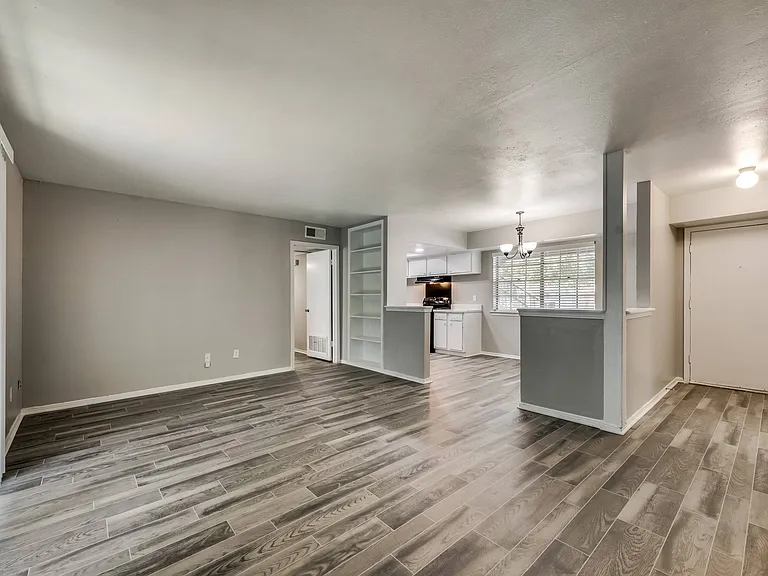 4030 Valley View Ln — Photo 12