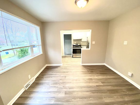 2nd image of 326 Stevenson Rd