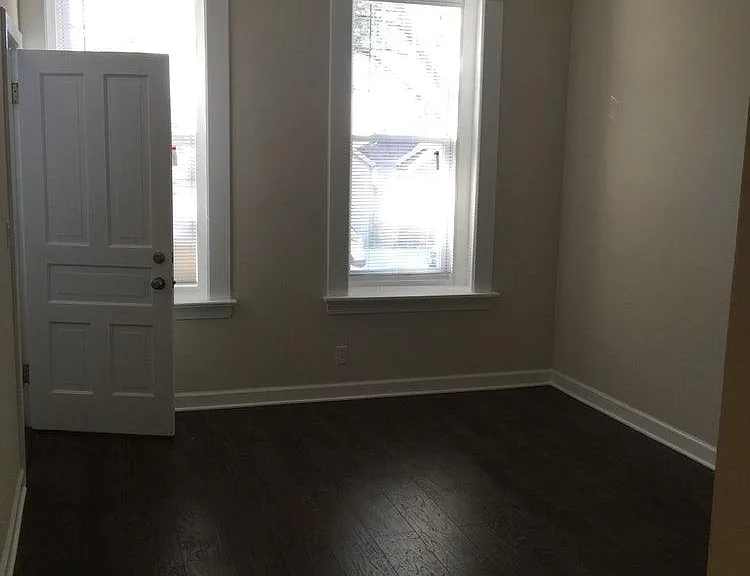 2202 W 21st Pl #2 — Photo 3