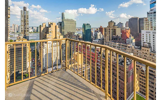 Rented by Douglas Elliman | media 4