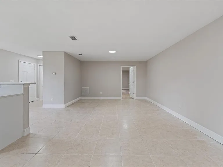 1440 Michigan Ave — Photo 15