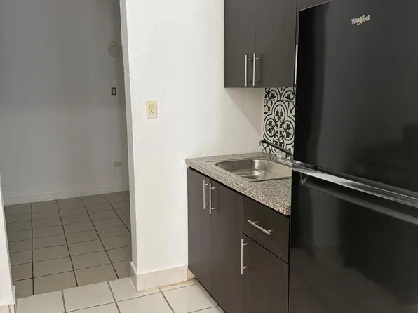 Urbanizacion Valencia, San Juan, PR 00923