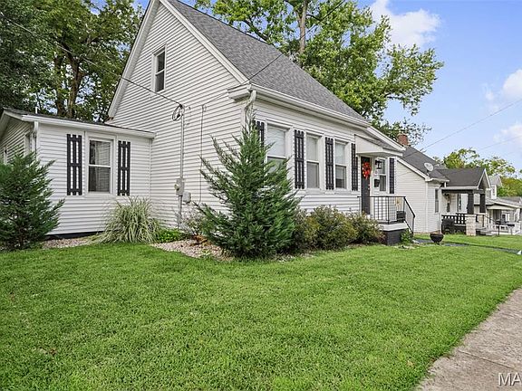 3rd image of 323 W Cleveland Ave