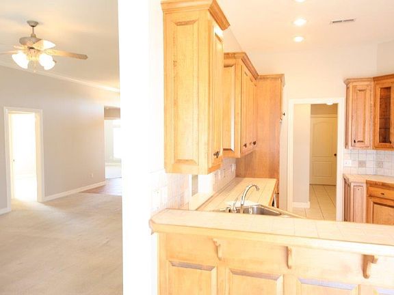 5th image of 6104 W Southgate Cir