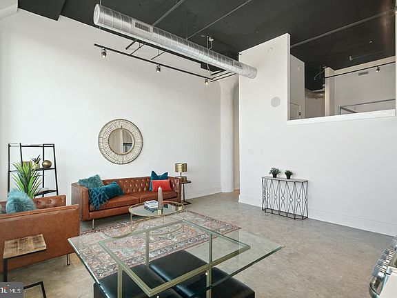 3rd image of 1218-22 Snyder Ave #10