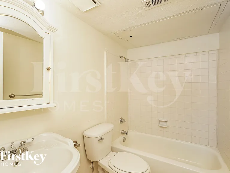7116 Wayfarer Trl — Photo 17