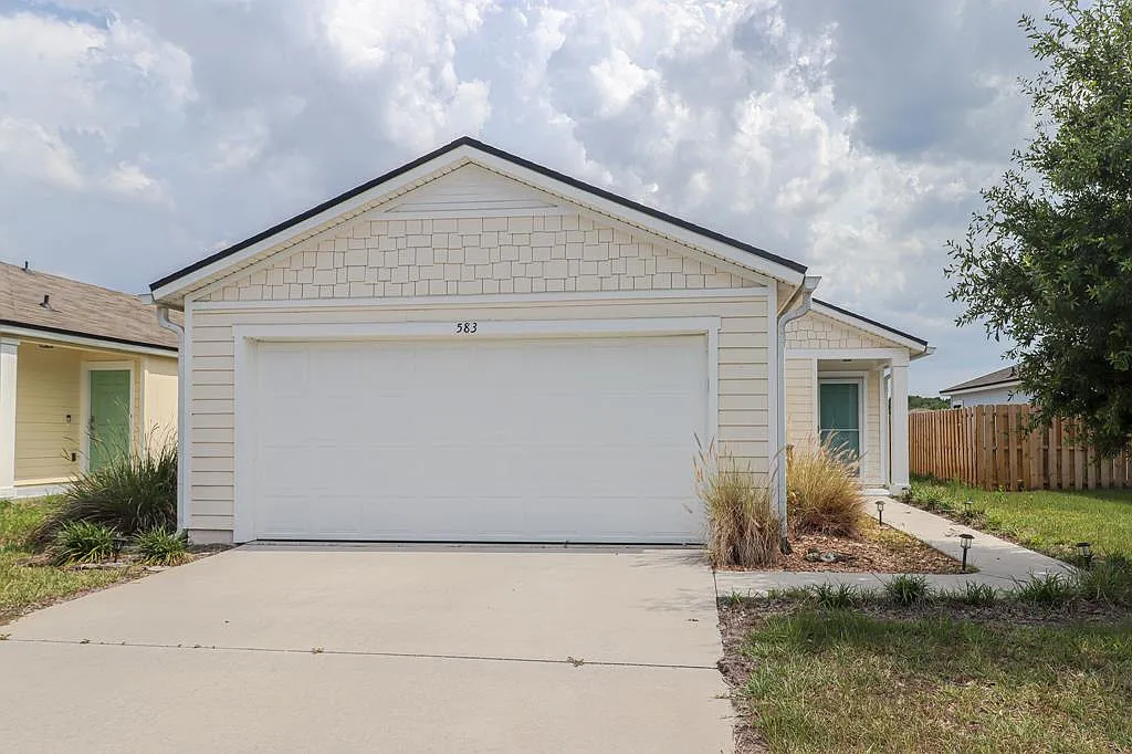 3 bed, 1500 sqft, $2,250 — Photo 2