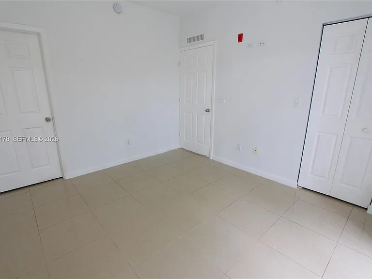 909 SW 15th Ave #4 — Photo 18