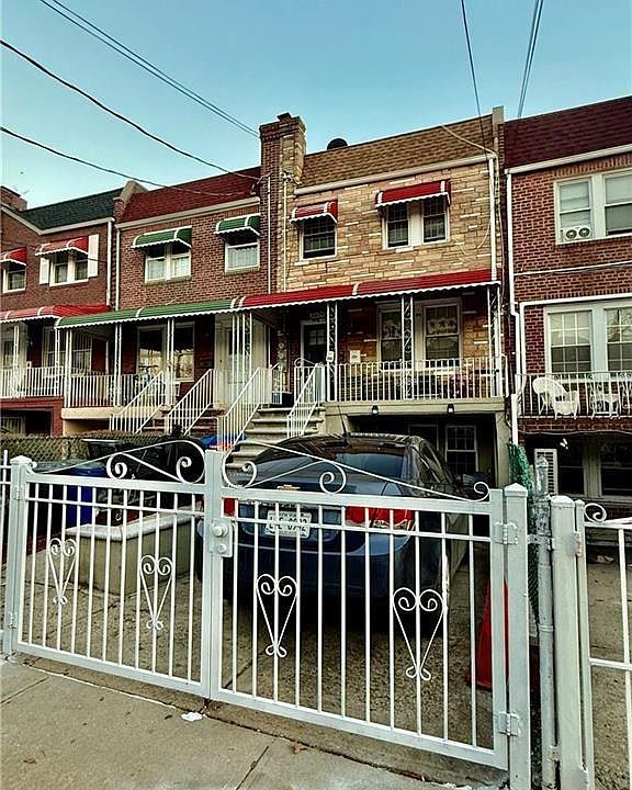 1st image of 2074 Turnbull Ave