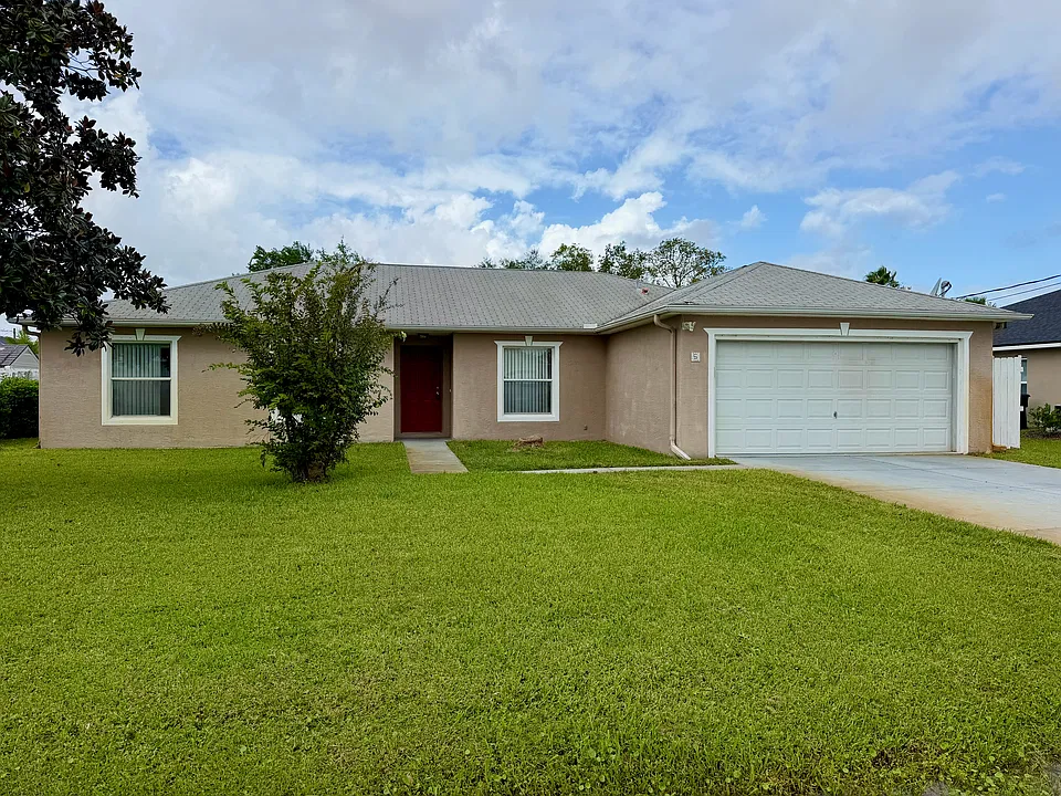 5 Lyndenhurst Ln