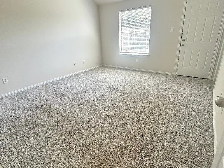 5526 Homestead Rd — Photo 8