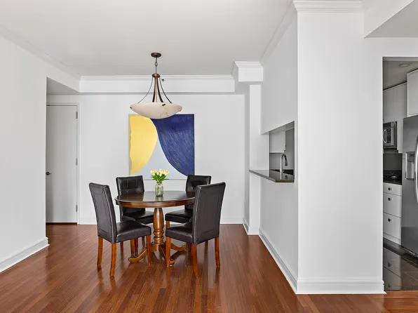 120 Riverside Boulevard image 3 of 7