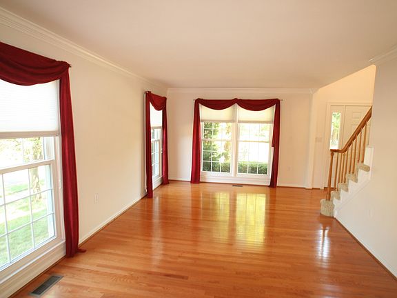 4th image of 1461 Winterberry Ct