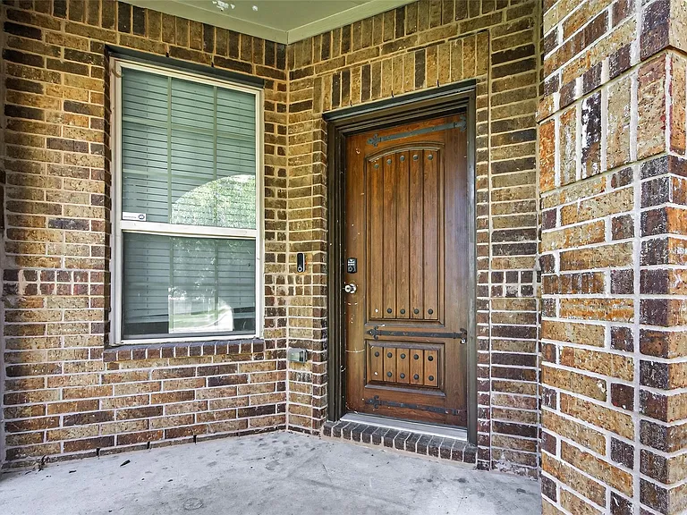 1326 Seagler Pond Ln — Photo 6