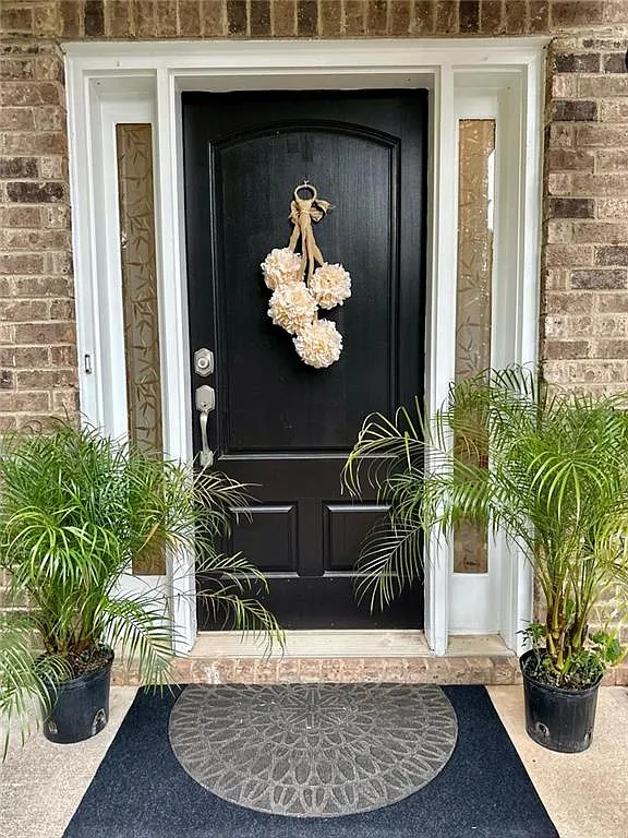 3 bed, 3.5 bath, 2448 sqft, $3,300 — Photo 2