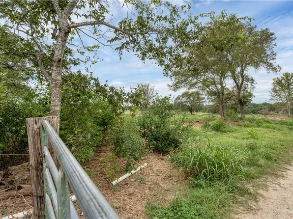 County Road 414, Waelder, TX 78959