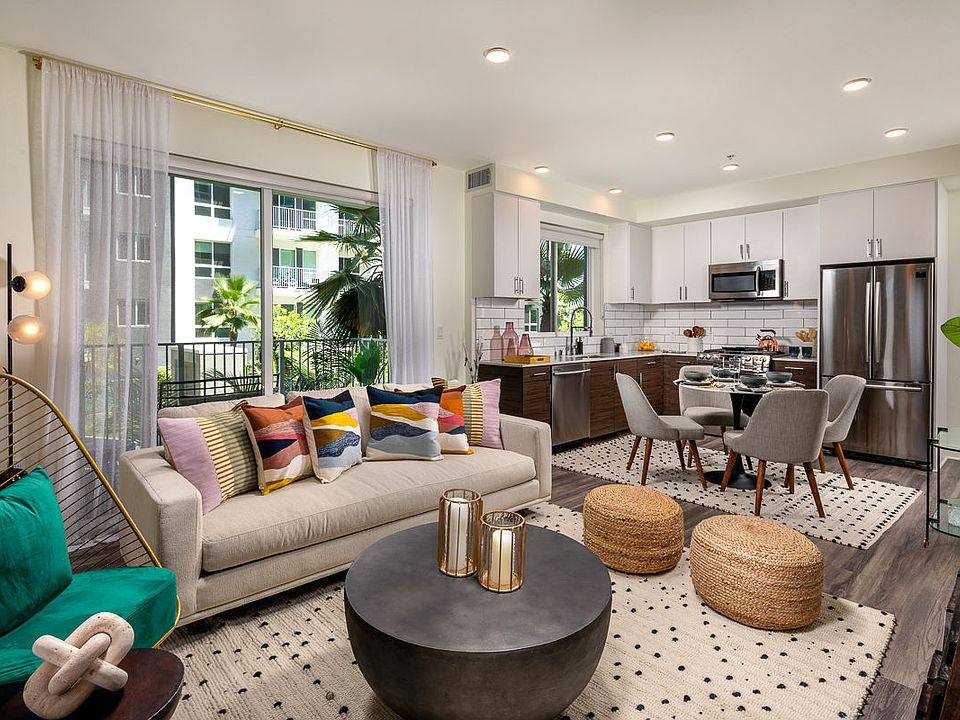1st image of 1331 N Cahuenga Blvd #6