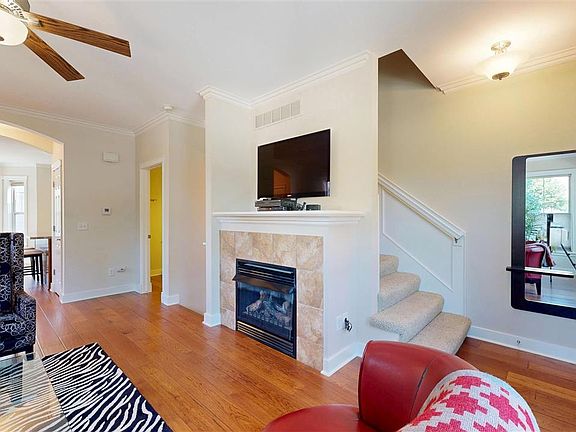5th image of 1005 Walker Cir